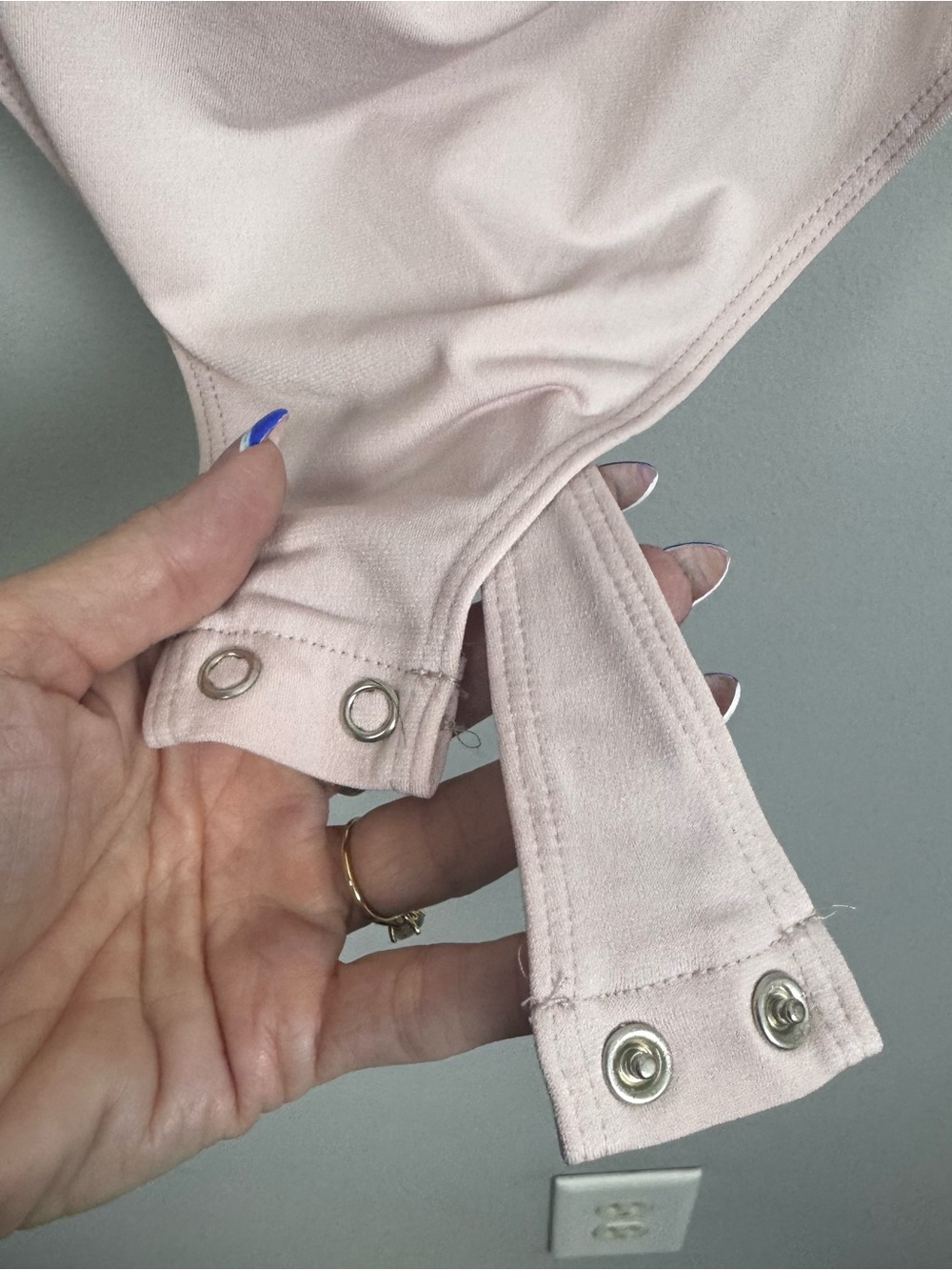 EXPRESS | Satin Look Blush Pink Drape Neck Tank Top Bodysuit Women’s Size Medium - Picture 6 of 10